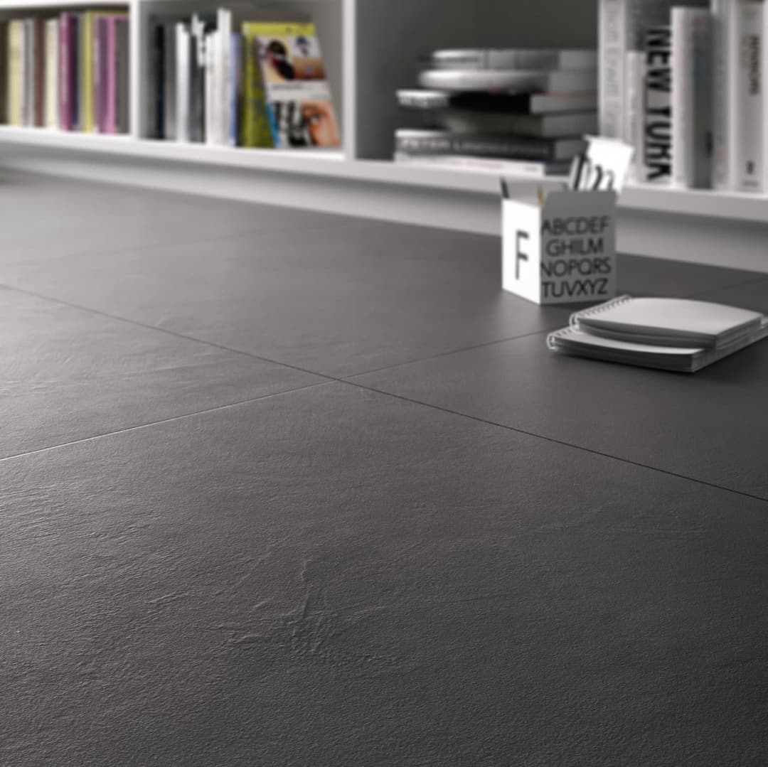 Block Black Square 24X24 Matte - qjuhbka2zods5v9rs68j@2x.jpg