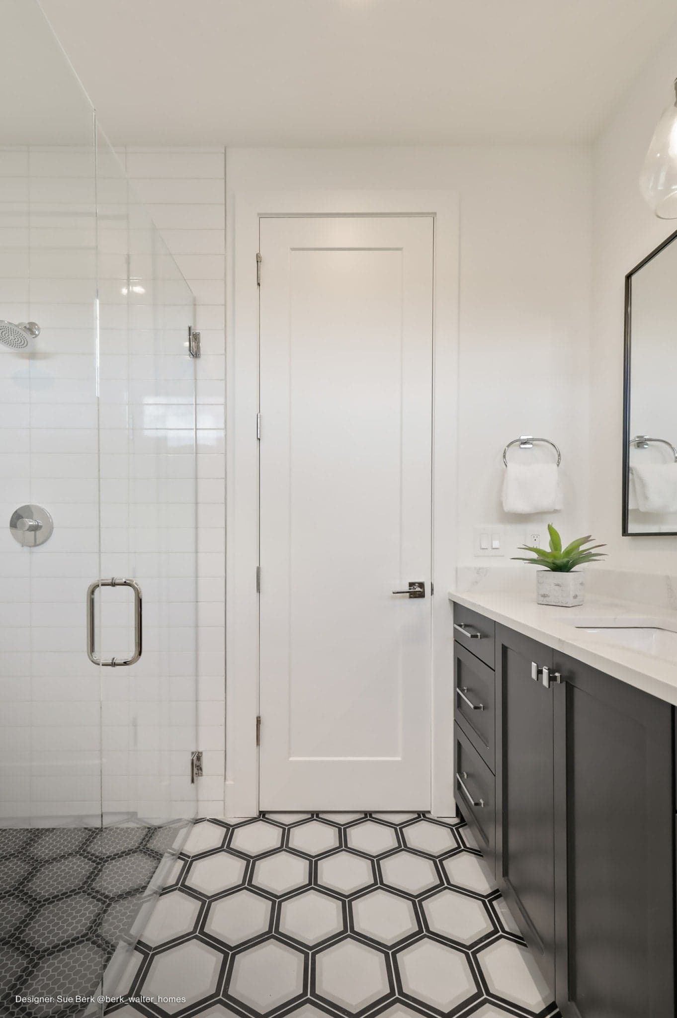 Allora 8.5" x 10" Matte Telaio Hexagon Deco Porcelain Tile - r1nztlp88ztufbmxyd3a@2x.jpg