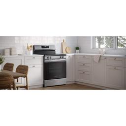 Frigidaire 30" Electric Range With Steam Clean - r2weomv21gi0xuzeumln@2x.jpg