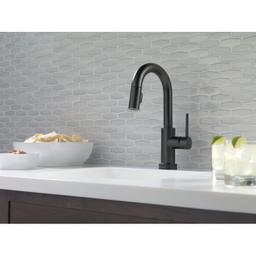 Trinsic Pull-Down Bar/Prep Faucet with On/Off Touch Activation, Magnetic Docking Spray Head, and Optional Base Plate - Includes Lifetime Warranty (5 Year on Electronic Parts) - rhiq93cvisaro1limsuy@2x.jpg