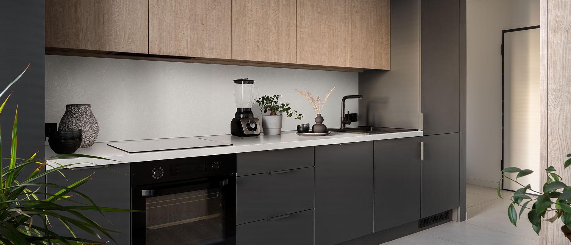 Perla White - rreexlirqg17qwbxwkio@2x.jpg