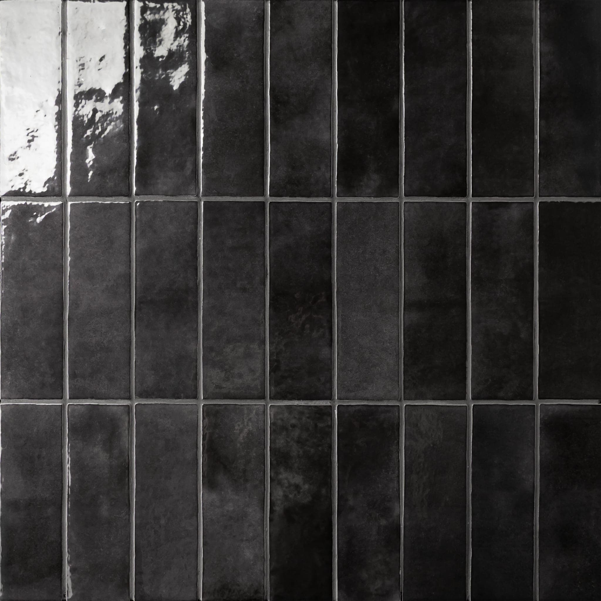 Cloé 2.5X8 Glossy Ceramic Tile in Black