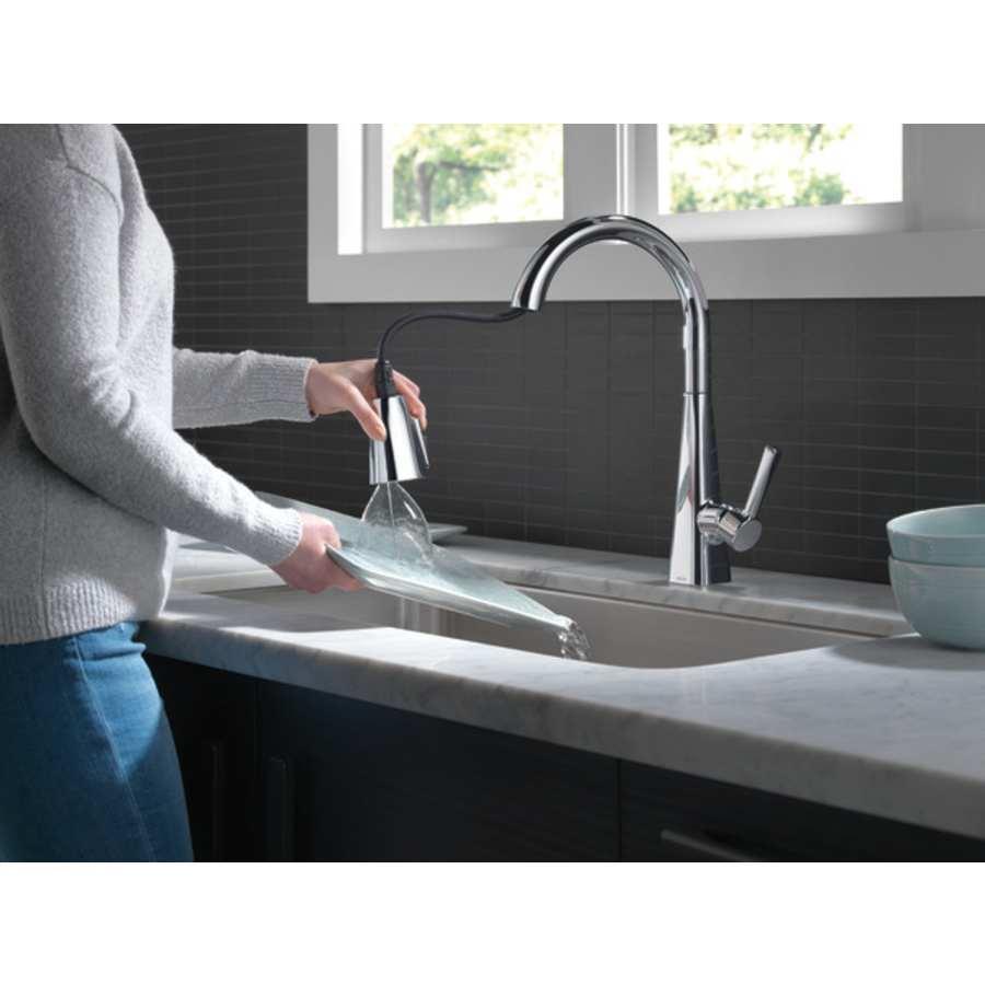 Lenta Single-Handle Pull-Down Kitchen Faucet with ShieldSpray - rze0go320kpykmosdpar@2x.jpg