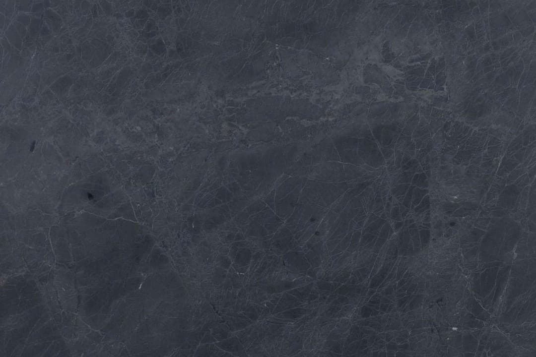 Diamond Black Leather - sb37k4ny9omerjw7c8yz@2x.jpg