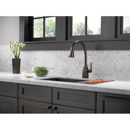Mateo 1.8 GPM Single Hole Kitchen Faucet with Diamond Seal and Touch2O Technology - sg4b3ey1bhk9f7kot418@2x.jpg