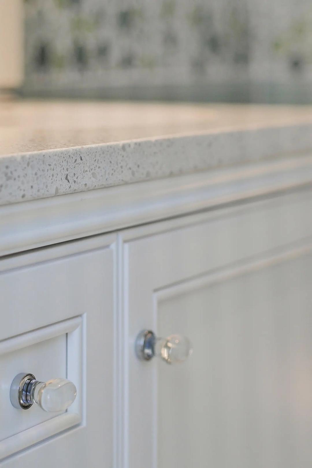 Pearl White - t70wqehyk3eeggey4o9t@2x.jpg