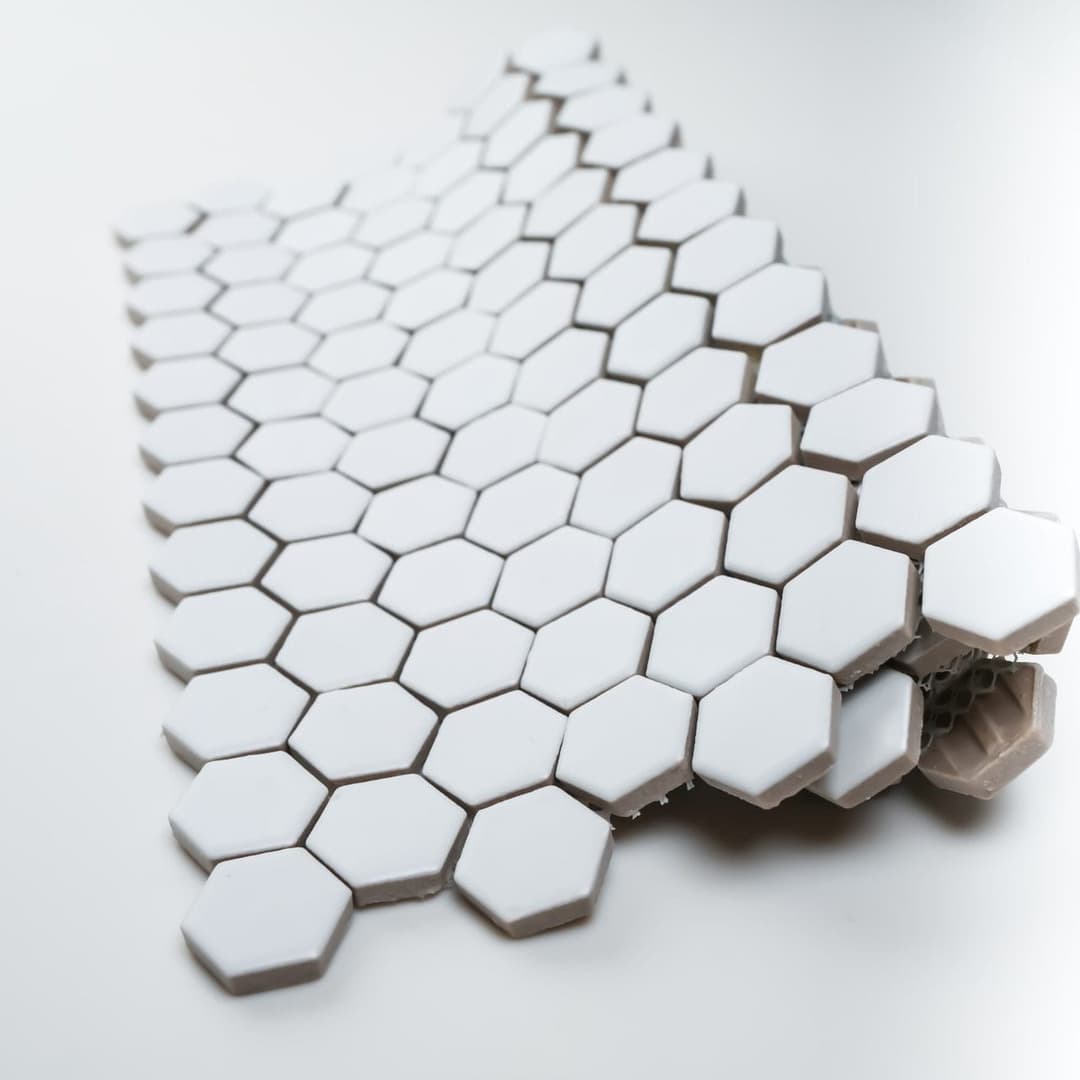 1x1 White Hexagon - teqotayo8tjz9cqgfrx1@2x.jpg