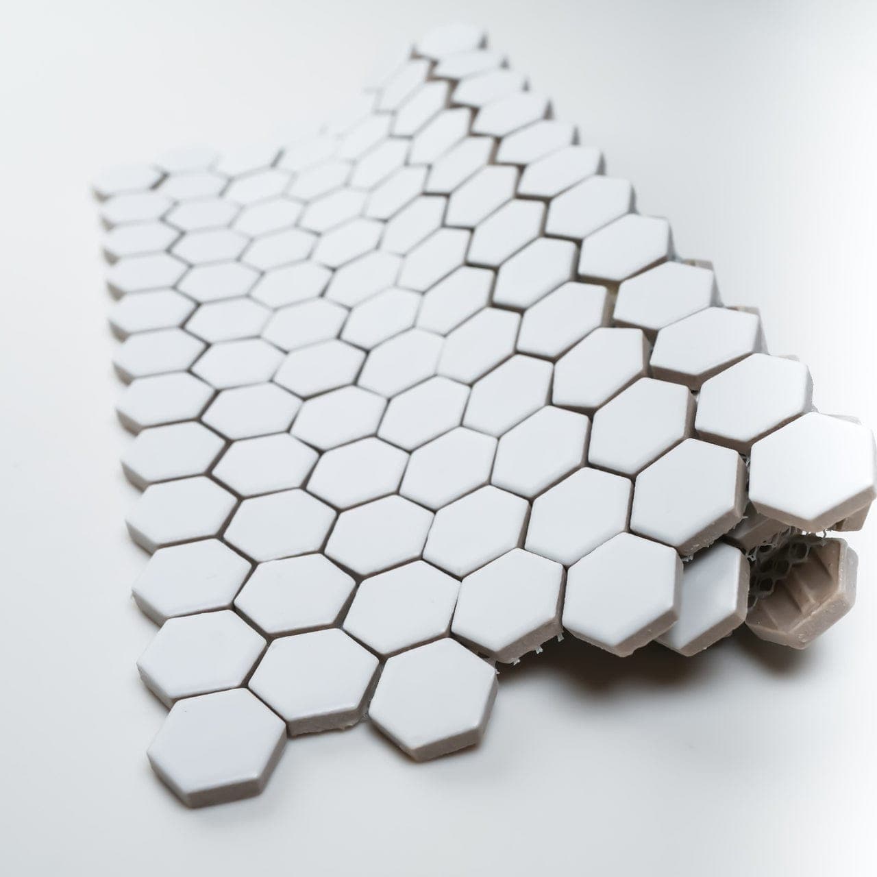 1x1 White Hexagon - teqotayo8tjz9cqgfrx1@2x.jpg