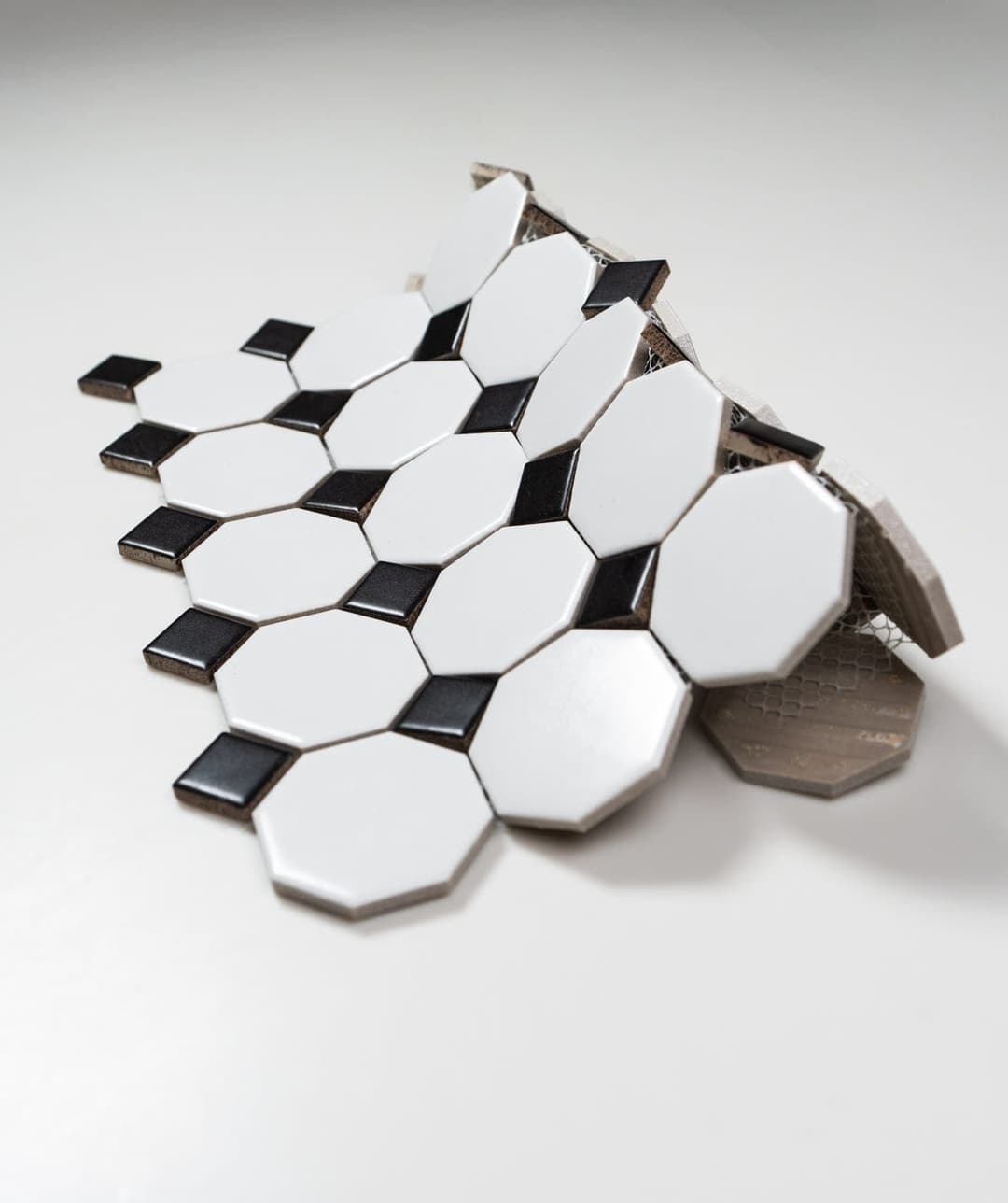 White and Black Octagon - u5aywjzxlcmb4gxg3cx2@2x.jpg