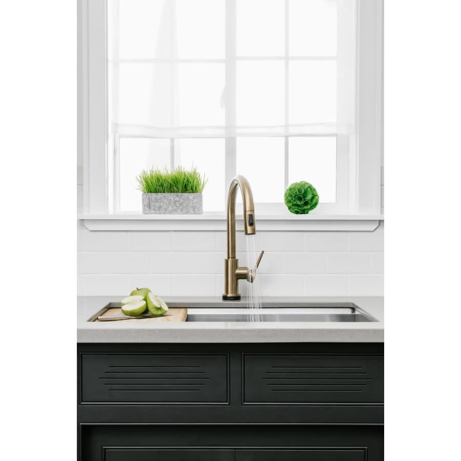 Trinsic Pull-Down Kitchen Faucet with On/Off Touch Activation, Magnetic Docking Spray Head - Includes Lifetime Warranty (5 Year on Electronic Parts) - uiqrpzcxsqbrkw6ue3vk@2x.jpg