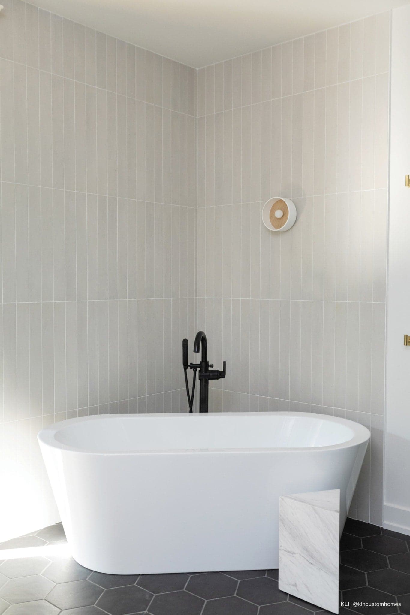 Allora 8.5" x 10" Hexagon Matte Porcelain Tile in Solid Black - up4esnkd0ggzhztafeh2@2x.jpg