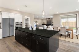 Ubatuba Granite - vm4j3sw7p1hh1hn3ha2m@2x.jpg