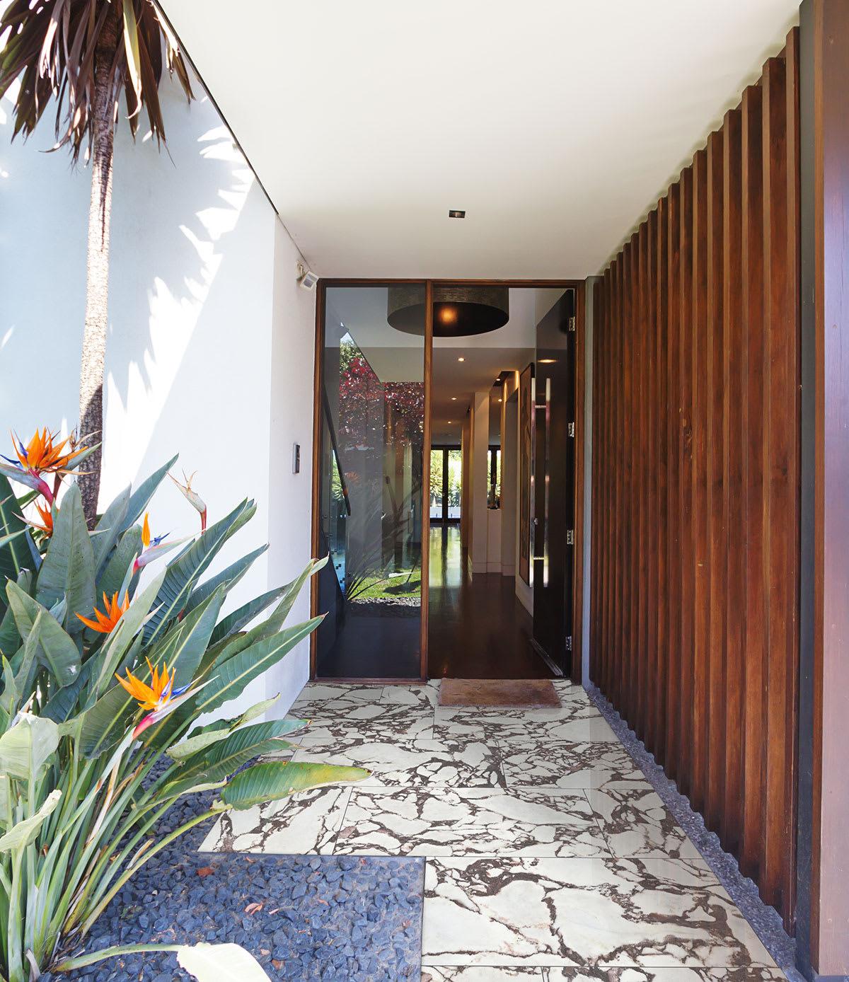 Exotika Violetta - vmyonl6r04a0fotvv96w@2x.jpg