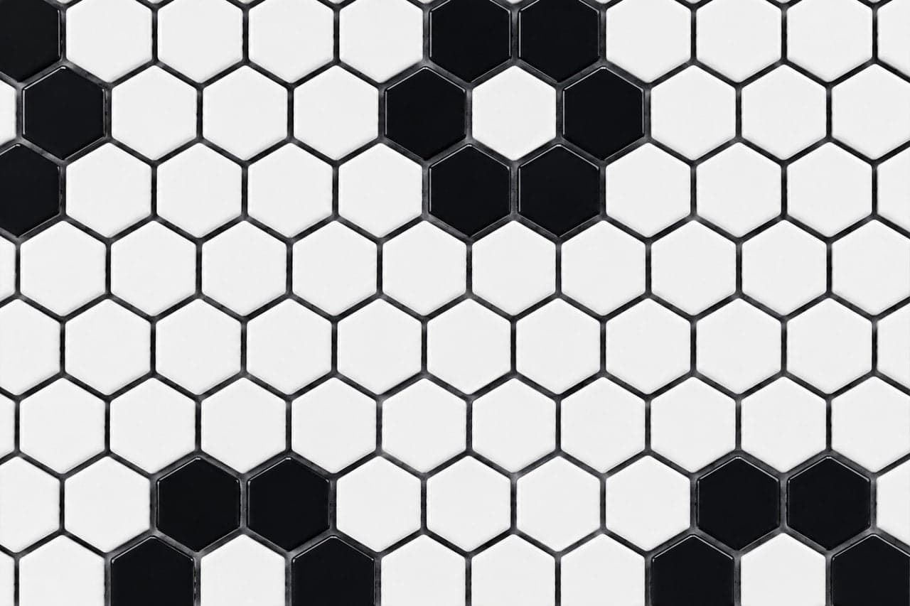 Flower White and Black - vtk13mdmiirms06fnwzw@2x.jpg
