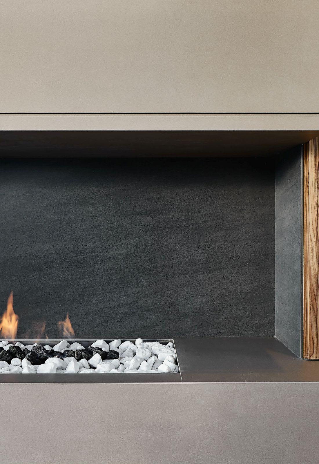 Basalt Black - wacdju8xgvvlhdeu7pke@2x.jpg