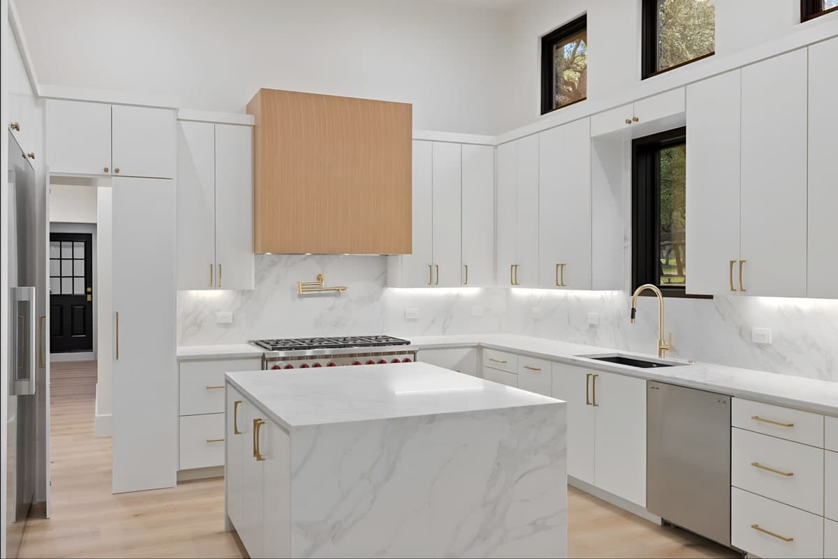 Regal Arabescato Gold Super Jumbo (Bookmatched) - wrv6y6c0knuarn5dkvpi@2x.jpg