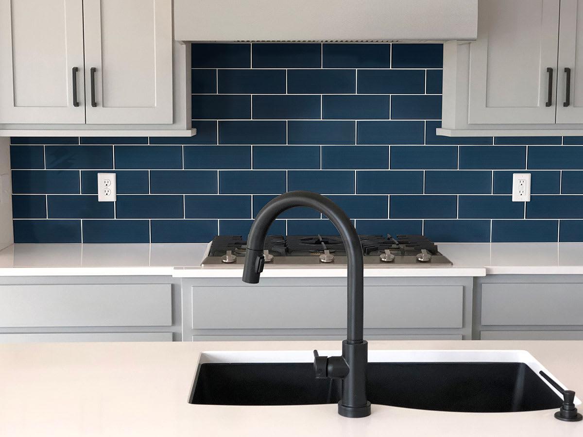 Midnight Glass Subway Tile - wsfwbh4stmh41focwgza@2x.jpg