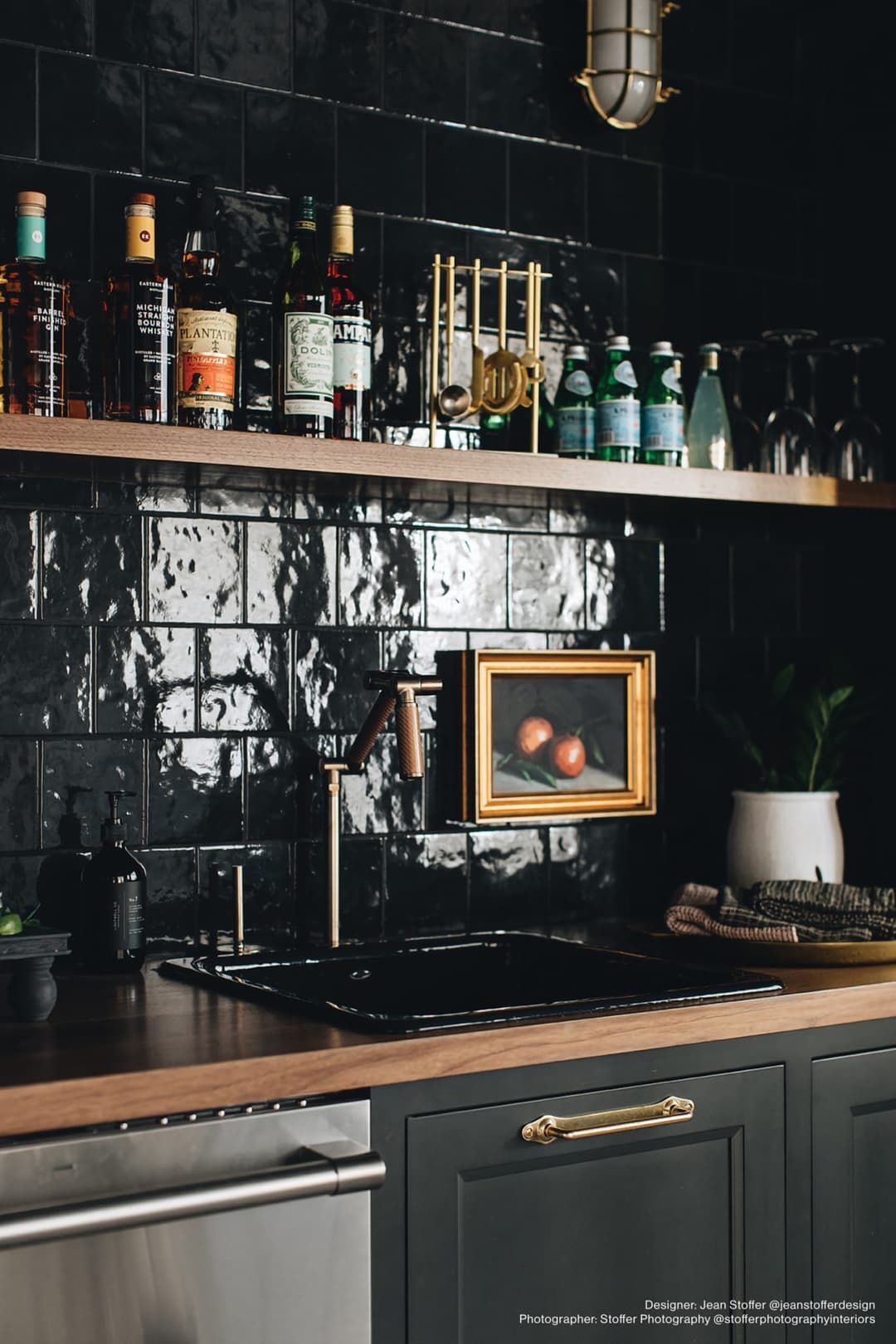 Cloé 5X5 Glossy Ceramic Tile in Black - xhvywoirluojpk8yak5p@2x.jpg
