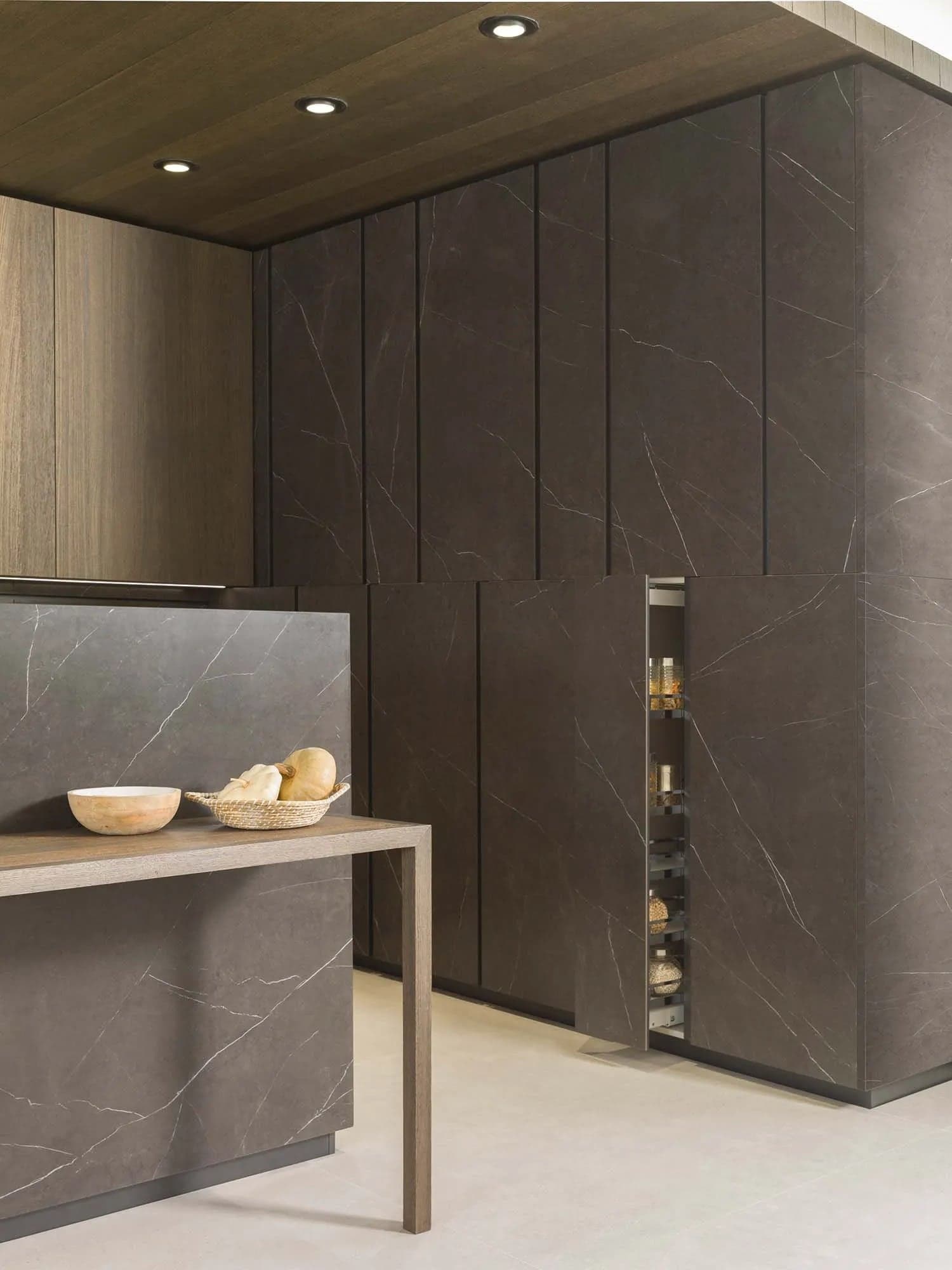 Liem Dark Polished - xrb2cx9y2vu7sr6qcyeb@2x.jpg