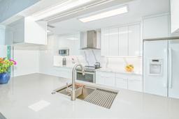 Bianco Calacatta - xrx8taisnzdjnxu4vbat@2x.jpg