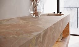 Breccia Oniciata - xy7muzj5p2gkren7rdut@2x.jpg