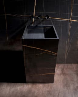 Nylo Noir Polished - ybltwhsu4apzc1zrkfki@2x.jpg