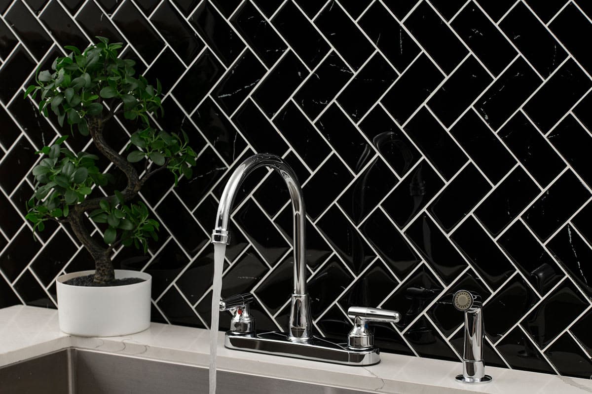 2-Handle Kitchen Faucet - 805 Chrome - z5zx75gbjmknyqtvrl4k@2x.jpg