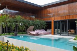 Danae - lccqrkditawhfq6mw0yc_3d3f0123-0221-495c-8d9c-49f8a44bb6b5@2x.jpg