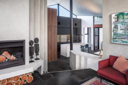 White Macaubas - y3vrhsknkiwp57ozmroc_f8334425-6f3e-495b-9954-ae8dc7ef76b4@2x.jpg